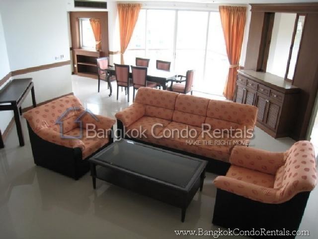2 Bed Apartment for rent in Asoke