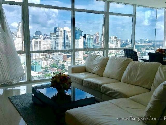 Spacious 3+1 bed in Athenee Residence