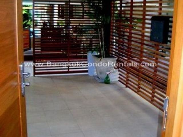 1 Bed Apartment In Sukhumvit 