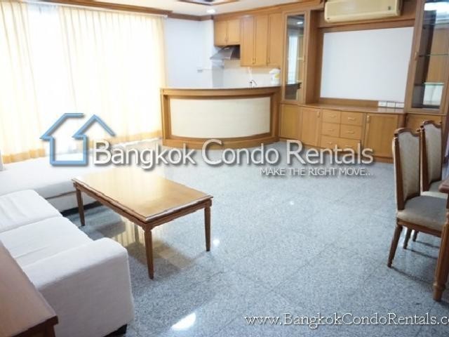 Spacious 2 Bed in Phrom Phong
