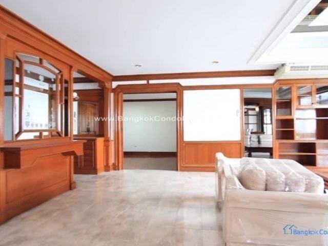 4 Bed Duplex Apartment in Sukhumvit