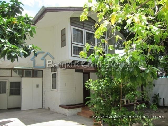 3 Bed Single House for Rent in Nana