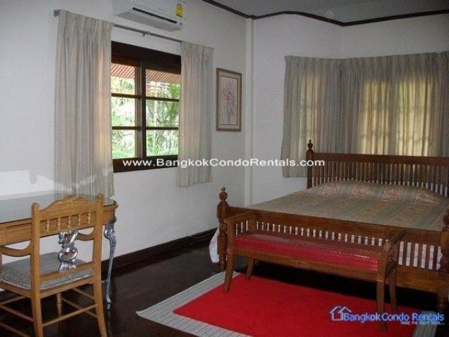 2 Bed Ekkamai House in Compound