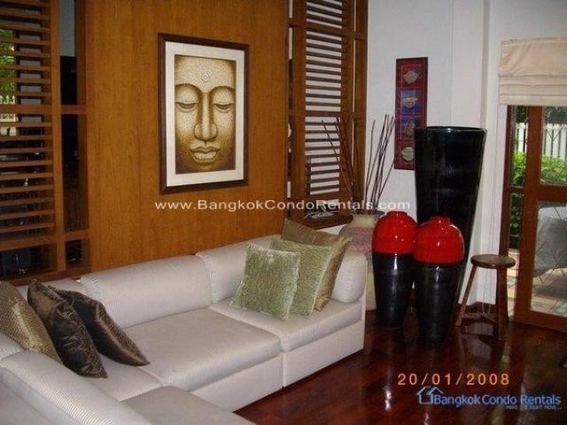 Single House Phra Khanong 3 Bed 