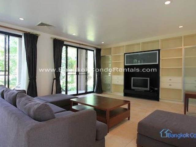 4 Bed Single House in Phra Khanong