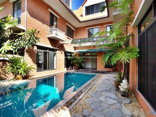 7 Bed Single House Thonglor