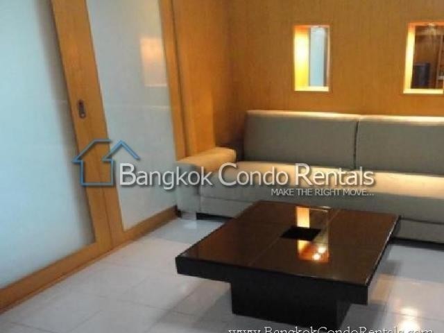 2 Bed Condo for Rent at Supalai Place