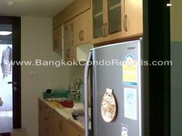 Modern 2bed condo in Asoke