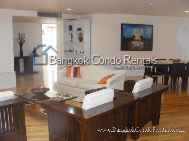 3 Bedrooms Apartment Phromphong