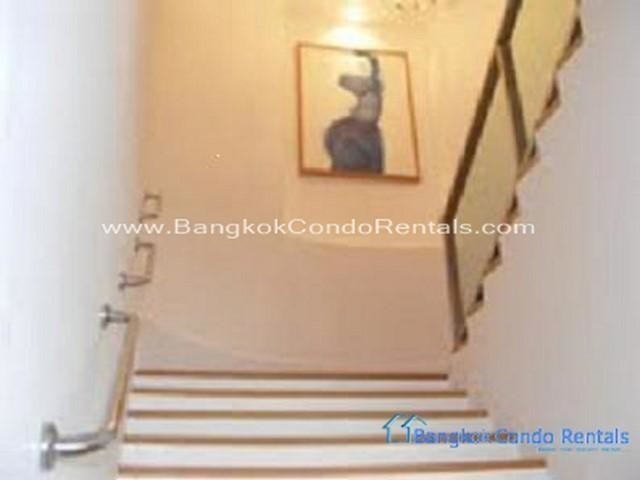 4 Bedrooms Apartment Phromphong